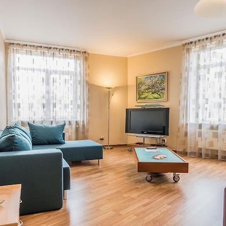 Old Town Apartment Next To Saint Peter'S Church Рига Экстерьер фото