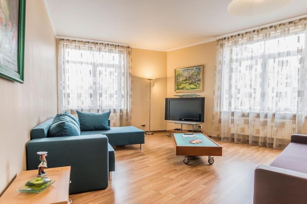 Old Town Apartment Next To Saint Peter'S Church Рига Экстерьер фото