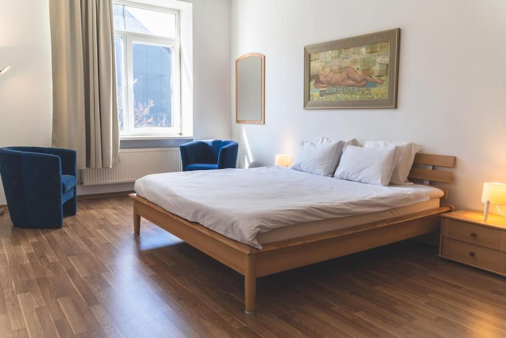 Old Town Apartment Next To Saint Peter'S Church Рига Экстерьер фото