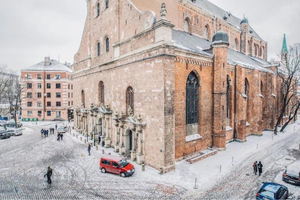 Old Town Apartment Next To Saint Peter'S Church Рига Экстерьер фото